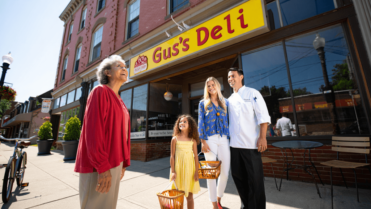 
			Gus’s Deli reabre al público este verano con nuevos dueños y un reconocimiento a su historia		