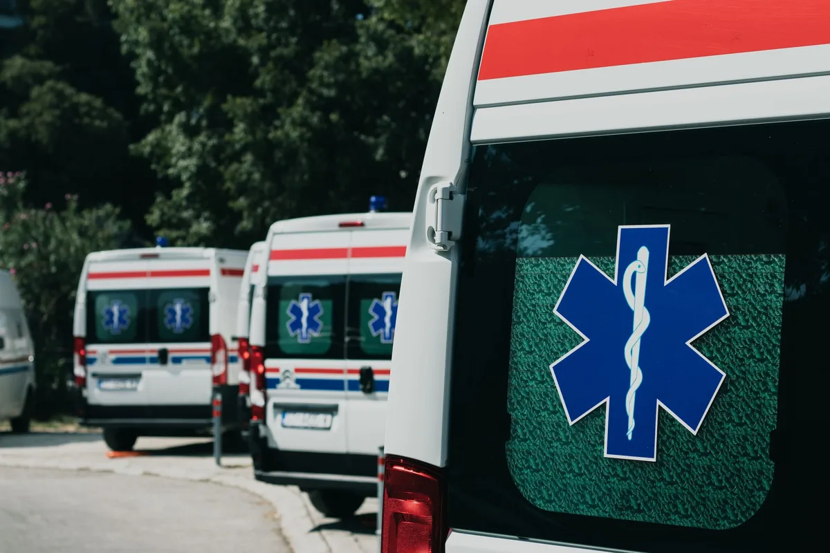 Emergency ambulance vehicle responding to a call