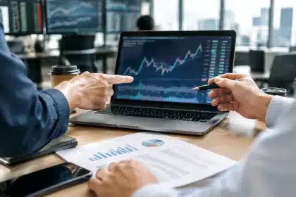US stocks dip: tech sell-off pulls markets lower
